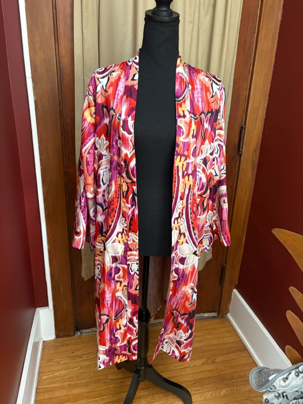 Chico's Long Open-Front Duster in Pink, Red & Purple Abstract Print